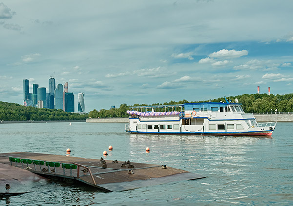 Аренда теплохода «Позитив» в Москве