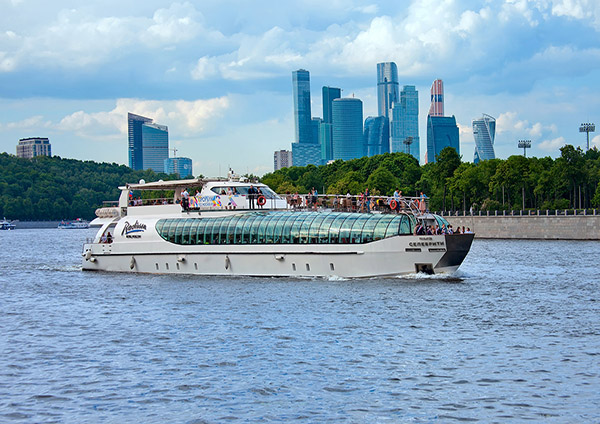Аренда теплохода «Рэдиссон Ройал» в Москве
