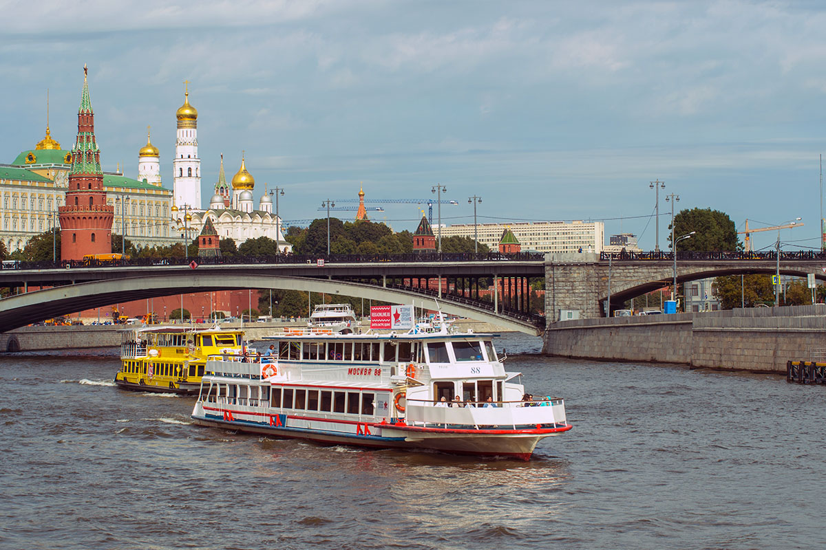 Теплоход Москва-88