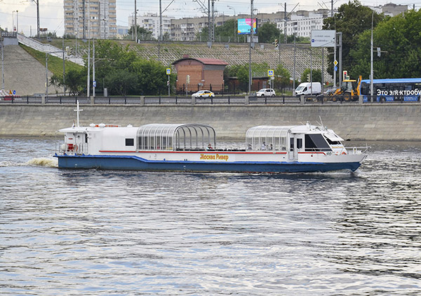 Аренда теплохода Москва Ривер в Москве