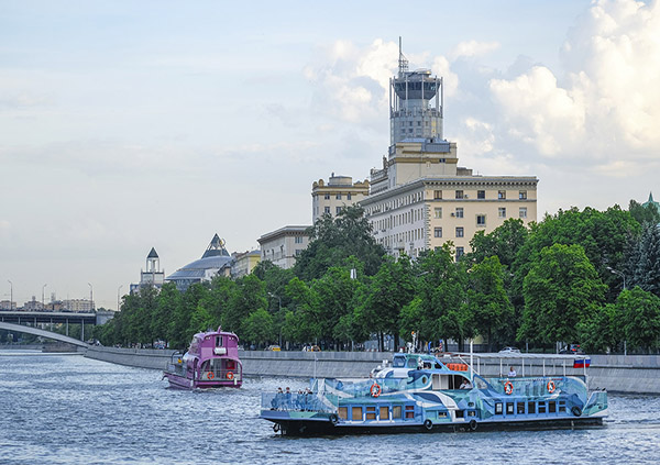 Аренда теплохода Ровесник в Москве