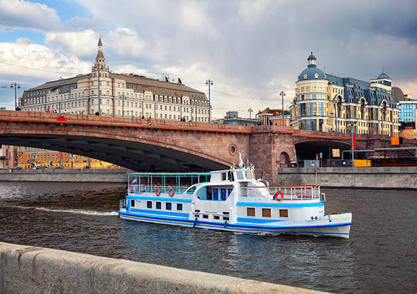 Аренда теплохода Юнга в Москве