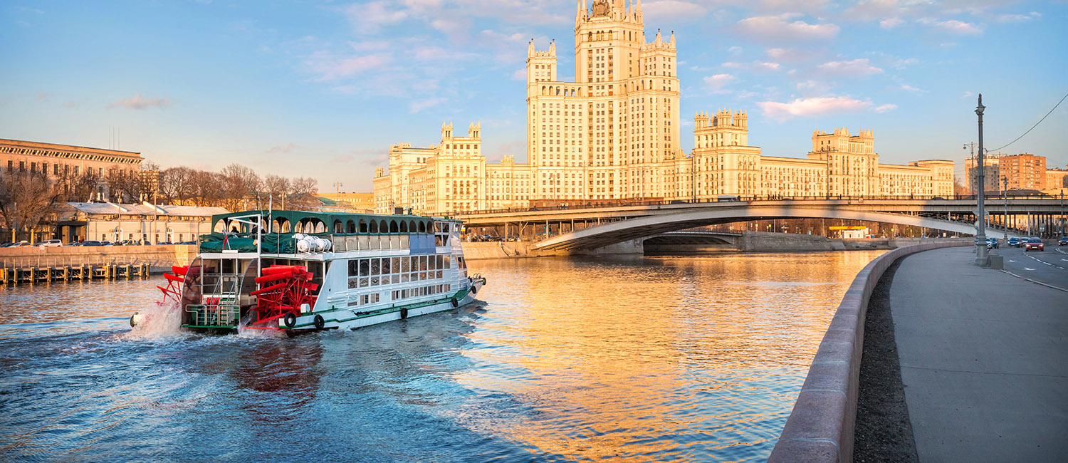 Ужин на теплоходе в Москве
